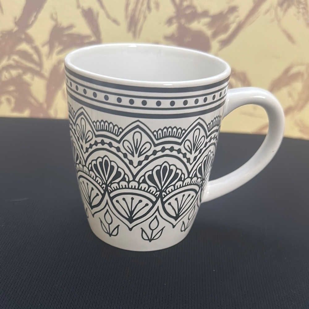Elegant Mediterranean Black and White Ceramic Mug 14 oz